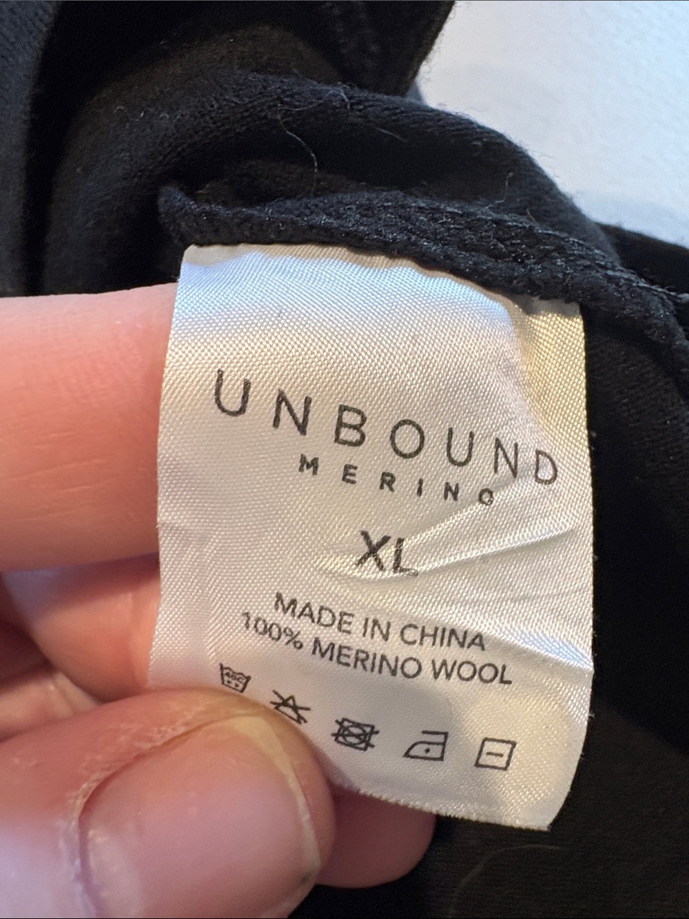 Unbound Merino - Men's Long Sleeve Merino Crew Shirt. Size XL. Black - Picture 10 of 11
